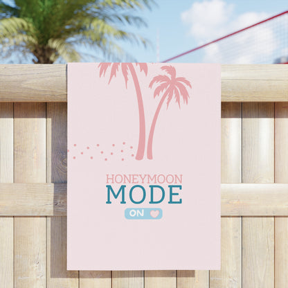 🏖️ Honeymoon Mode Premium-Strandtuch – Rosa